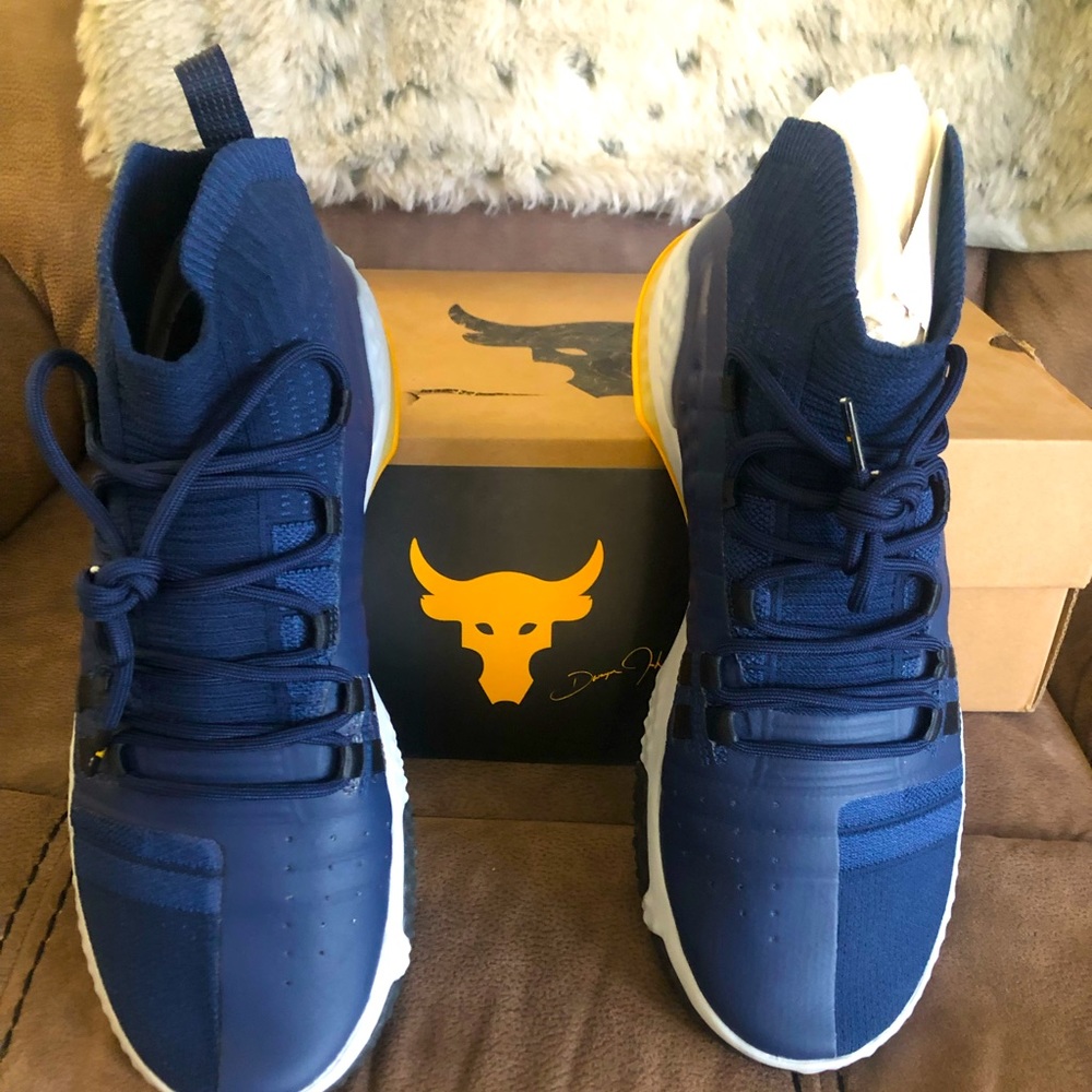 Men’s UA shoes